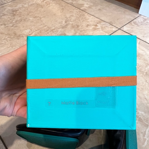 Matte black tieks size 7 with box and bow - Picture 2 of 4